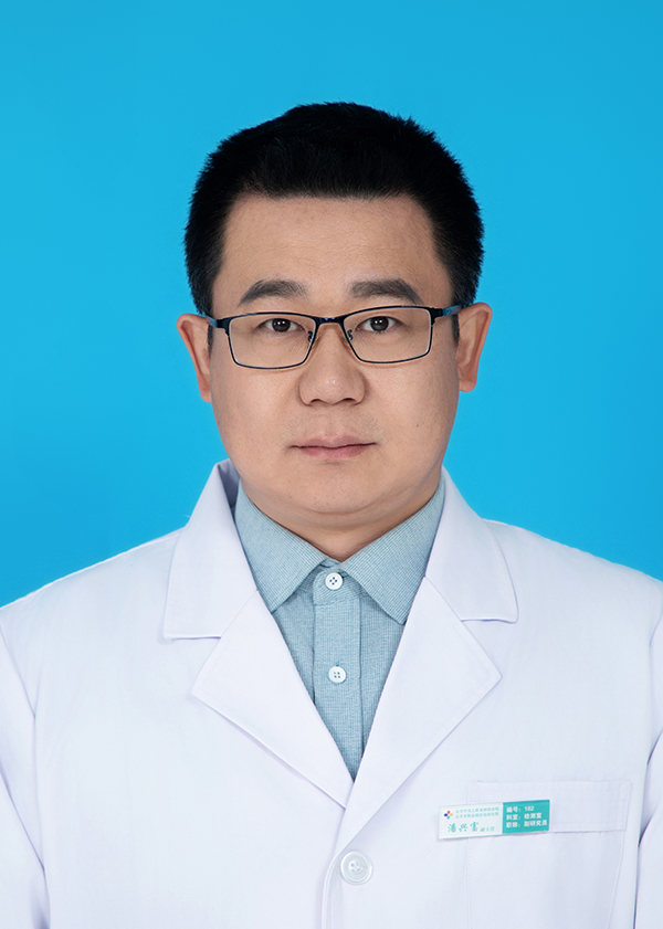 潘兴富,研究员,现任北京市职业病防治院职防部检测室主任,中国卫生监督协会职业健康技术服务专业委员会委员、中国职业健康服务平台专家库专家、北京市职业健康领域专家库成员。 潘兴富